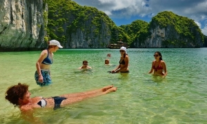 Halong Bay - Cat Ba Monkey Island Resort - Kayaking - Lan Ha Bay 4Day/3Night
