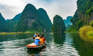 From Hanoi: Trang An Boat, Bai Dinh Pagoda, & Mua Cave Tour