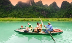 Hanoi: Hoa Lu, Trang An Caves, & Mua Cave Day Trip and Lunch