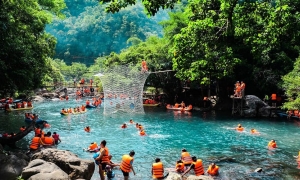 Paradise Cave and Mooc Spring Private Tour