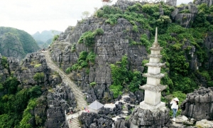 From Hanoi: Trang An Boat, Bai Dinh Pagoda, & Mua Cave Tour