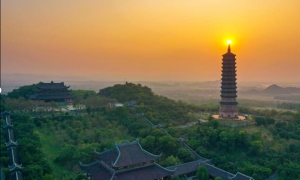 From Hanoi: Trang An Boat, Bai Dinh Pagoda, & Mua Cave Tour