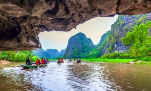From Hanoi: Tam Coc, Hoa Lu & Mua Caves Full-Day Trip