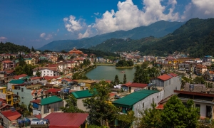 Sapa Tour + Bac Ha Market By Bus 2 Days 1 Night Hotel in Sapa