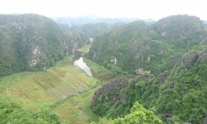 Hanoi: Hoa Lu, Trang An Caves, & Mua Cave Day Trip and Lunch