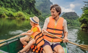 From Hanoi: 1D group tour to visit Ninh Binh - Lunch & Bus