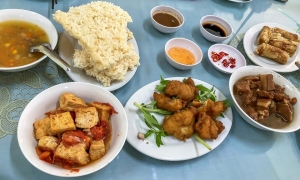 From Hanoi: Tam Coc, Hoa Lu & Mua Caves Full-Day Trip