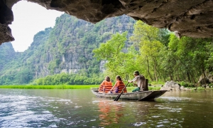 Hanoi: Ninh Binh Day Trip with Tam Coc, Hoa Lu, and Mua Cave