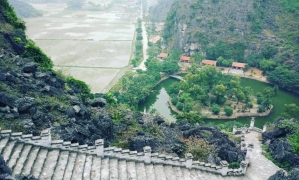 Hanoi: Hoa Lu, Trang An Caves, & Mua Cave Day Trip and Lunch