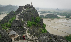 Hanoi: Hoa Lu, Trang An Caves, & Mua Cave Day Trip and Lunch