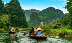Hanoi: Ninh Binh Day Trip with Tam Coc, Hoa Lu, and Mua Cave