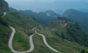 Ha Giang Loop 4 Days Small Group Motorbike Tour (5-10pax)